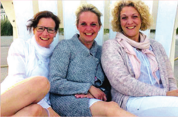 Jenny Schwarz (v. l.), Katja Schikorra und Nina Mielke haben viel Herz für Druck und Gestaltung