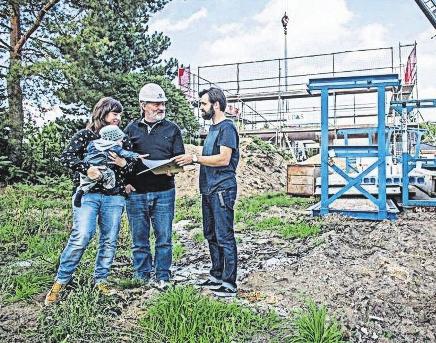 Bei der Finanzierungsplanung für die eigenen vier Wände muss die persönliche Lebensplanung eine wichtige Rolle spielen. FOTO: DJD/BAUHERREN-SCHUTZBUND Bei der Finanzierungsplanung für die eigenen vier Wände muss die persönliche Lebensplanung eine wichtige Rolle spielen. FOTO: DJD/BAUHERREN-SCHUTZBUND