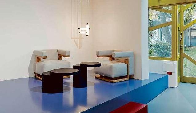 Ein Sessel, den Walter Gropius für das Direktorenzimmer im Bauhaus entwarf, findet heute auch in neuen Farben bei Bauhausfans weltweit seinen Platz. Foto: VDM/Tecta