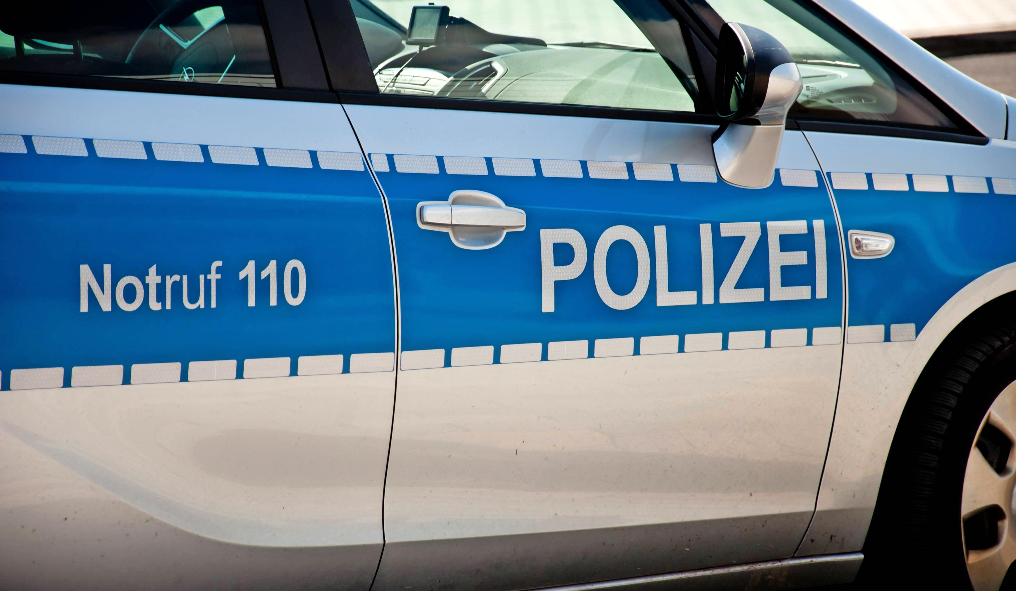 Wenn der Unfallhergang kompliziert oder der zu erwartende Schaden sehr hoch ist, sollten Beteiligte besser die Polizei hinzuziehen. Wenn der Unfallhergang kompliziert oder der zu erwartende Schaden sehr hoch ist, sollten Beteiligte besser die Polizei hinzuziehen.