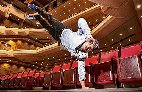 Vartan Bassil war einer der Gründer der Breakdance-Truppe Flying Steps. Auf deren Erfolg hat er die gleichnamige Akademie und eine Karriere als künstlerischer Leiter aufgebaut. FOTO: PRIVAT Vartan Bassil war einer der Gründer der Breakdance-Truppe Flying Steps. Auf deren Erfolg hat er die gleichnamige Akademie und eine Karriere als künstlerischer Leiter aufgebaut. FOTO: PRIVAT