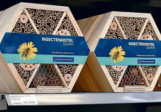 Lebensraum für Biene und Co: Auch Insektenhotels gehören zum Sortiment. 