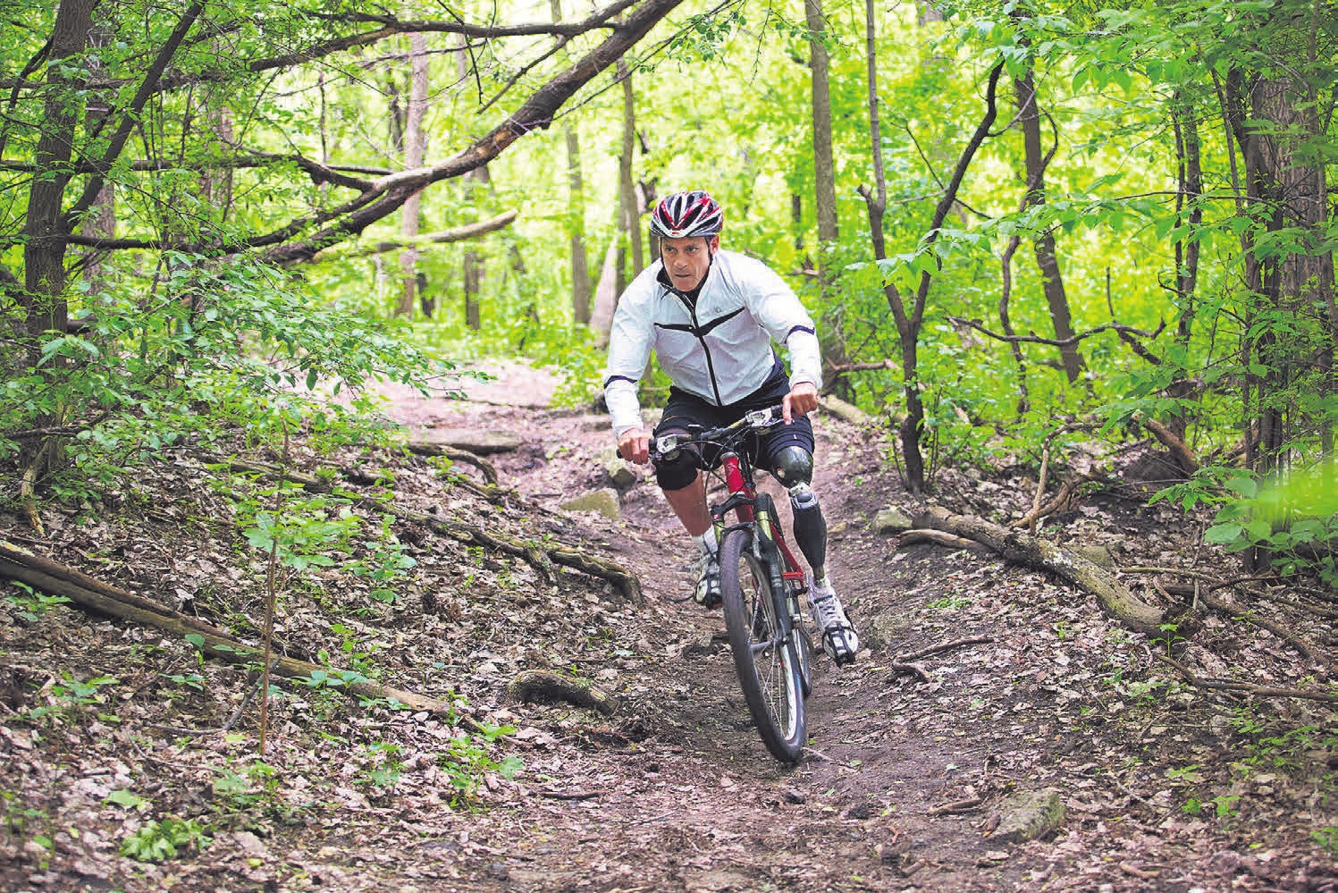 Radfahren, joggen oder arbeiten? Für die jeweiligen Aktivitäten lassen sich mit dem Genium X3 Einstellungen konfigurieren. FOTO: OTTOBOCK Radfahren, joggen oder arbeiten? Für die jeweiligen Aktivitäten lassen sich mit dem Genium X3 Einstellungen konfigurieren. FOTO: OTTOBOCK