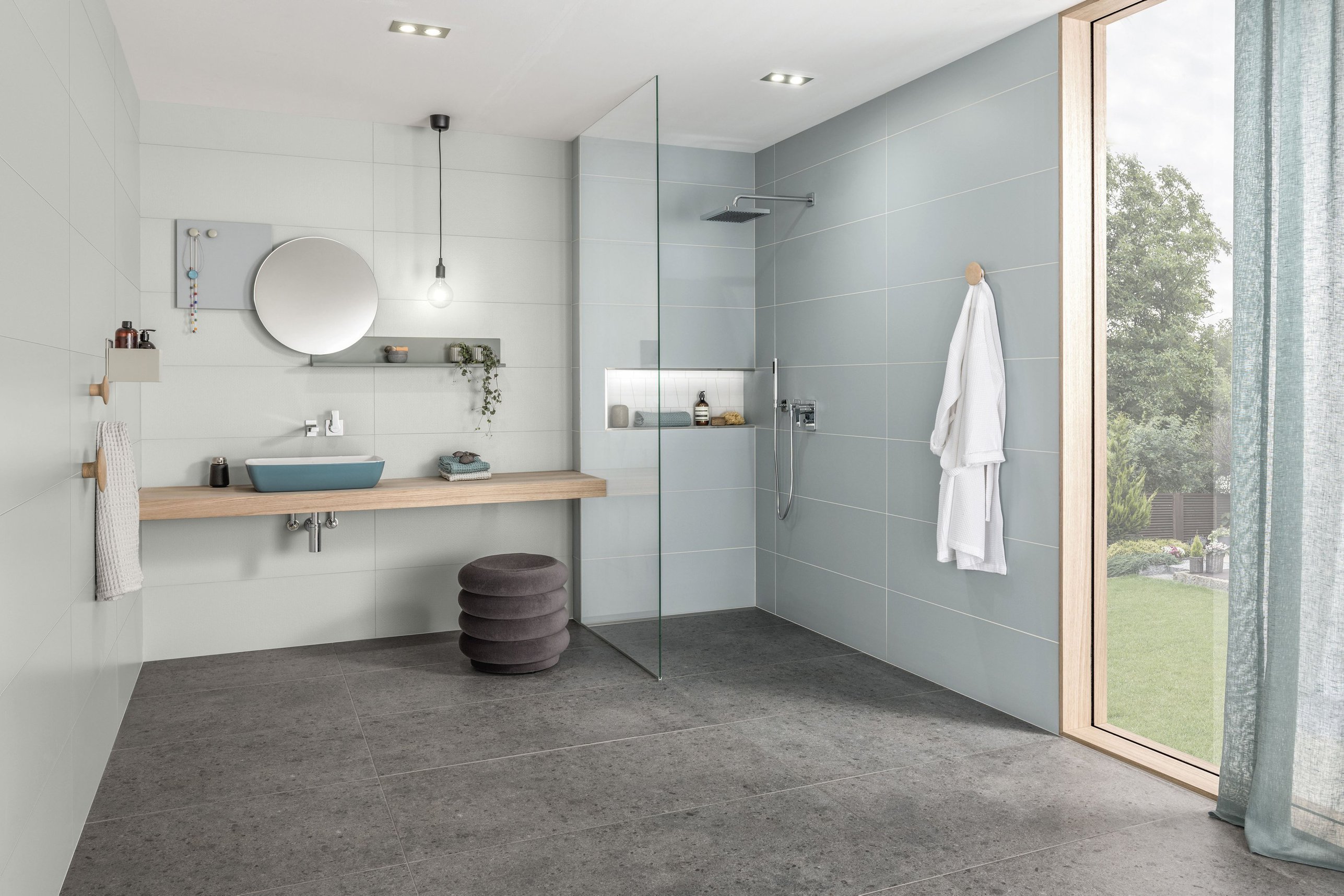 Mit einer guten Vorplanung lassen sich bodenebene Duschbereiche so gestalten, dass spätere Anpassungen bis hin zur rollstuhlgerechten Dusche mit minimalem Aufwand möglich sind. FOTO: DJD Mit einer guten Vorplanung lassen sich bodenebene Duschbereiche so gestalten, dass spätere Anpassungen bis hin zur rollstuhlgerechten Dusche mit minimalem Aufwand möglich sind. FOTO: DJD