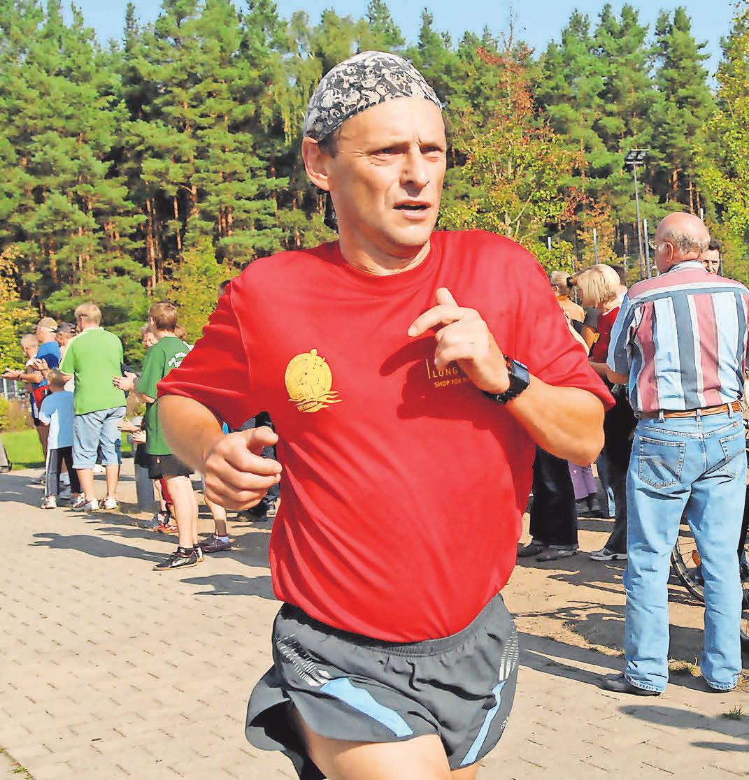 Seine Paradedisziplin, das Laufen: Der Sportler knackte in seiner Laufbahn einige Kreisbestleistungen. FOTO: ROBERT ROESKE Seine Paradedisziplin, das Laufen: Der Sportler knackte in seiner Laufbahn einige Kreisbestleistungen. FOTO: ROBERT ROESKE