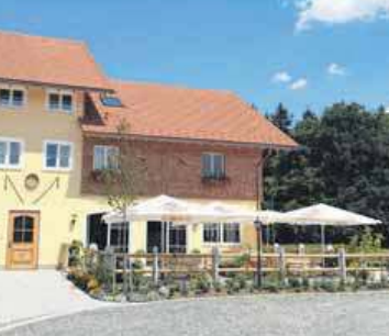 Im Biergarten haben die Gäste einen herrlichen Ausblick. Im Biergarten haben die Gäste einen herrlichen Ausblick.