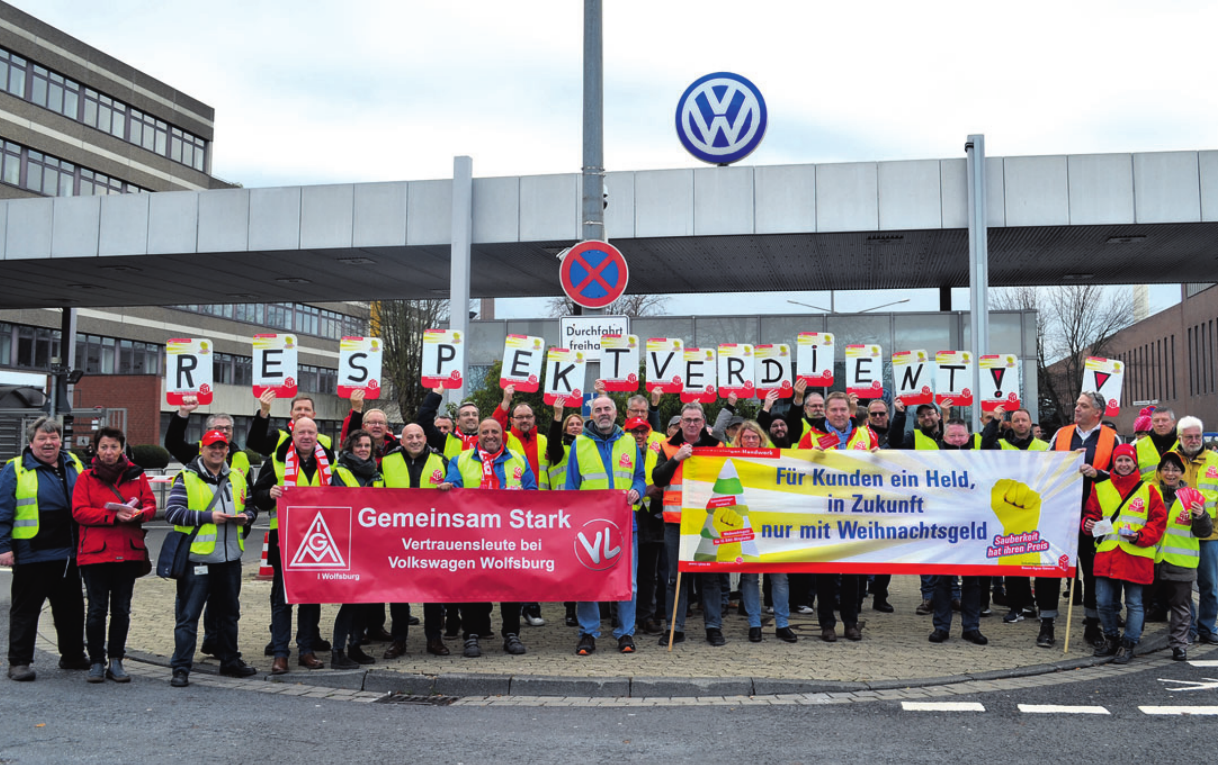 Im Dezember letzten Jahres veranstalteten die Gebäudereiniger von Volkswagen eine Warnaktion, in der sie die Aufnahme von Tarifverhandlungen für ein Weihnachtsgeld forderten. Archivfoto: nd Im Dezember letzten Jahres veranstalteten die Gebäudereiniger von Volkswagen eine Warnaktion, in der sie die Aufnahme von Tarifverhandlungen für ein Weihnachtsgeld forderten. Archivfoto: nd