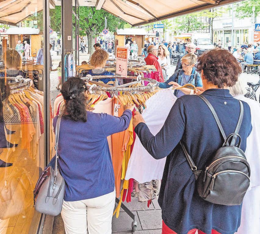 Ob Schnäppchen oder neue Mode: Beim Verkaufsoffenen Sonntag in Burgdorf wird beides geboten. Ob Schnäppchen oder neue Mode: Beim Verkaufsoffenen Sonntag in Burgdorf wird beides geboten.