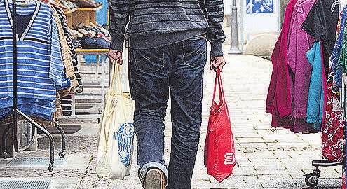 Nachbarschaftshilfen unterstützen bei Bedarf. Foto: DPA Nachbarschaftshilfen unterstützen bei Bedarf. Foto: DPA
