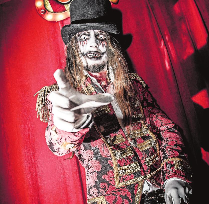 Gezeichnet von ausgefallenen Experimenten: die Artisten des bankrotten „Freak Circus’“. Foto: Holiday Park/frei Gezeichnet von ausgefallenen Experimenten: die Artisten des bankrotten „Freak Circus’“. Foto: Holiday Park/frei
