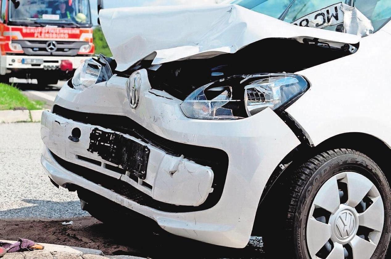 Autofahrer sollten bei unverschuldeten Unfällen einen eigenen Gutachter beauftragen. Foto: Benjamin Nolte/dpa-tmn Autofahrer sollten bei unverschuldeten Unfällen einen eigenen Gutachter beauftragen. Foto: Benjamin Nolte/dpa-tmn