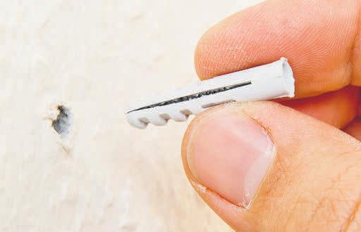Nur wenn das Bohrloch präzise ist, hält der Dübel. Nur wenn das Bohrloch präzise ist, hält der Dübel.