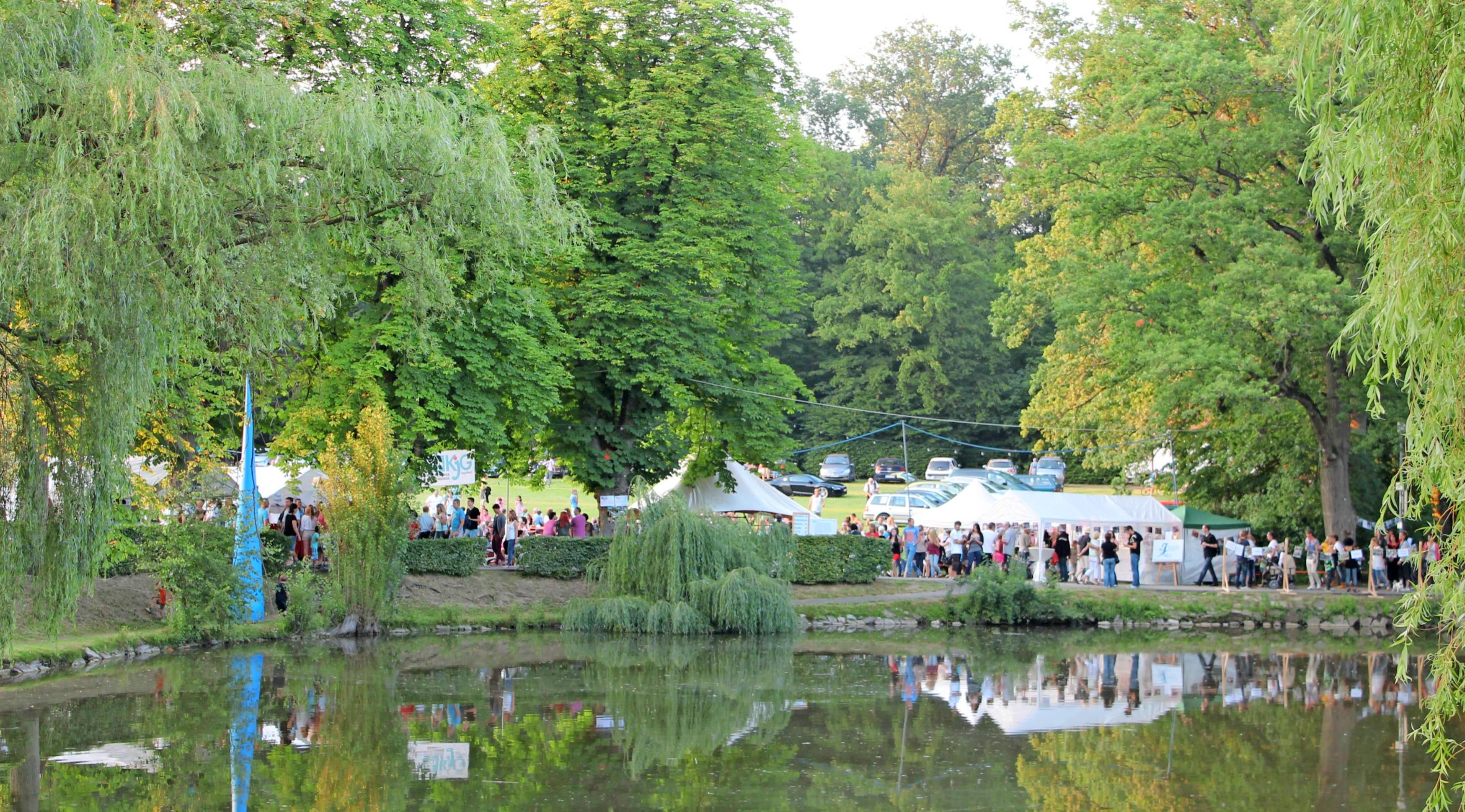 Das Schacht-See-Fest lädt zum Mitmachen und Musik hören, Flanieren und Genießen ein. Das Gelände macht einen großen Teil des Charmes dieser Veranstaltung aus. Foto: Archiv/privat Das Schacht-See-Fest lädt zum Mitmachen und Musik hören, Flanieren und Genießen ein. Das Gelände macht einen großen Teil des Charmes dieser Veranstaltung aus. Foto: Archiv/privat