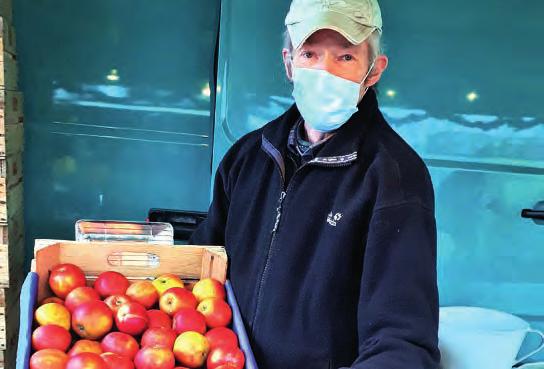 Äpfel aus eigener Ernte: Obstbauer Heiner Schwartau aus Grönwohld