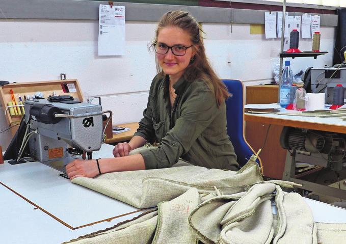 Erfahren im Umgang mit Stoffen: Judith Roß. Erfahren im Umgang mit Stoffen: Judith Roß.