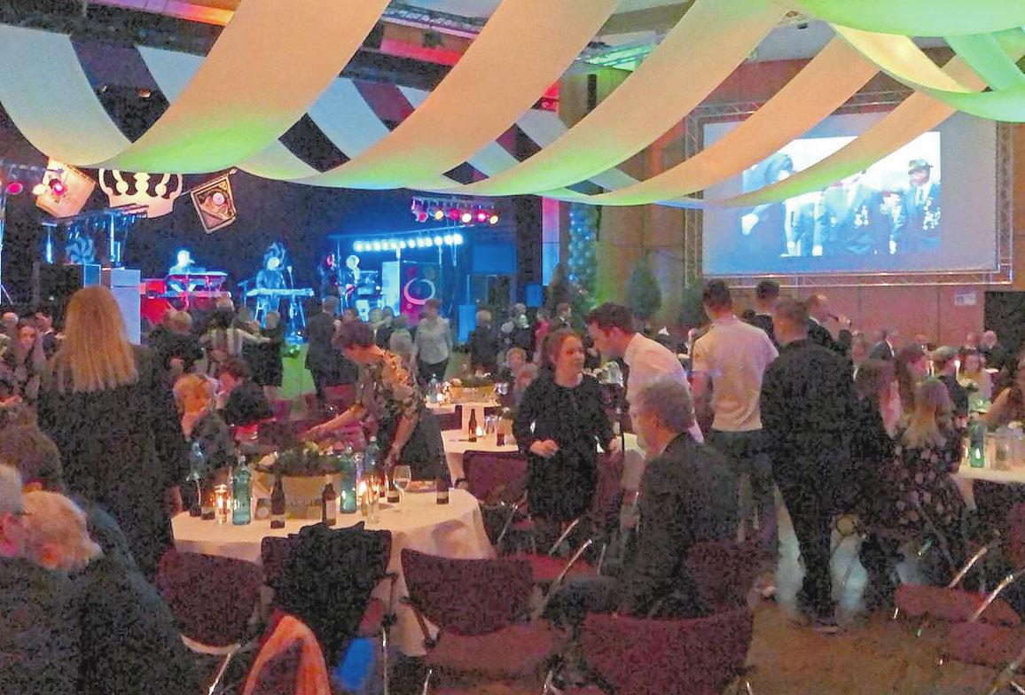 Die Stadthalle wird festlich geschmückt sein, wenn die Schützengemeinschaft Ahlen zum Königsball mit offizieller Vorstellung des Hofstaats einlädt. Foto: Christian Wolff Die Stadthalle wird festlich geschmückt sein, wenn die Schützengemeinschaft Ahlen zum Königsball mit offizieller Vorstellung des Hofstaats einlädt. Foto: Christian Wolff
