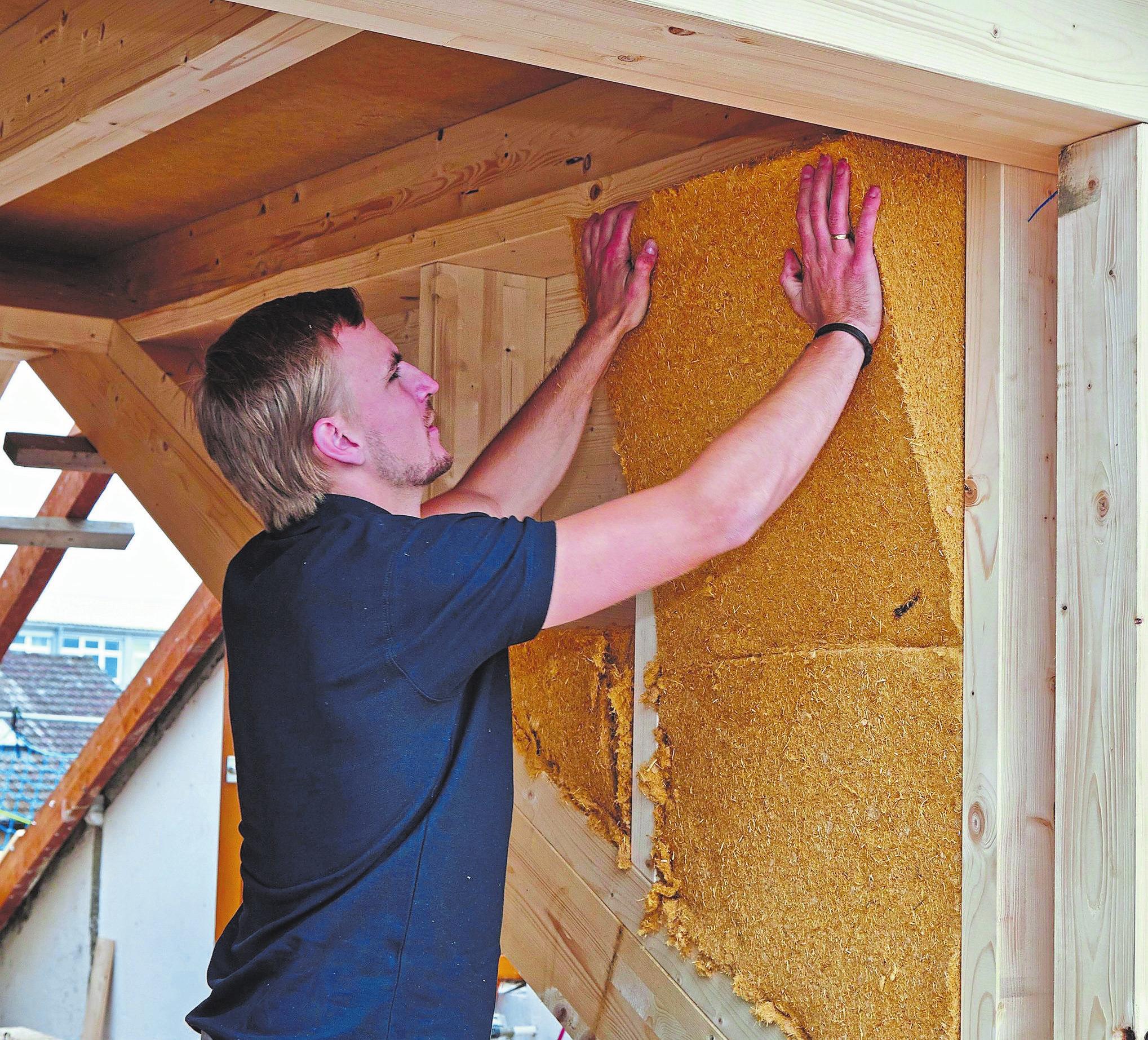 Eine Holzfaser-Dämmung schafft im Winter warme Wände und sorgt so für ein gemütliches Zuhause. Foto: vdnr/akz-o Eine Holzfaser-Dämmung schafft im Winter warme Wände und sorgt so für ein gemütliches Zuhause. Foto: vdnr/akz-o
