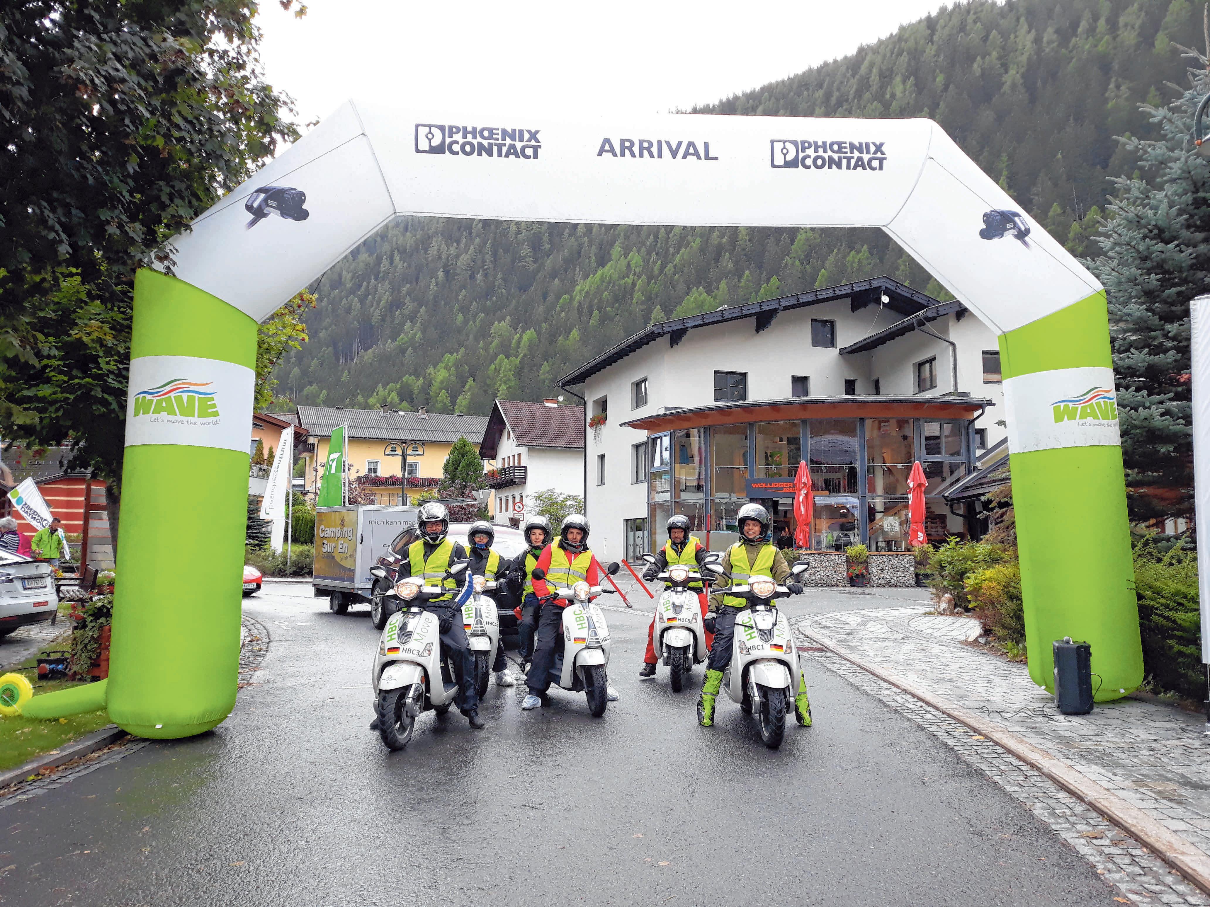 Die Fahrer und Fahrerinnen der Hochschule Biberach bei der Wave-Rallye im vergangenen Jahr. FOTO: OH Die Fahrer und Fahrerinnen der Hochschule Biberach bei der Wave-Rallye im vergangenen Jahr. FOTO: OH