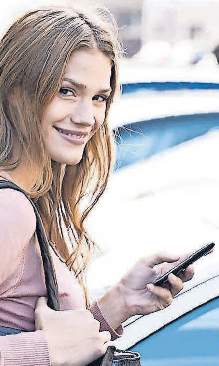 Wer Mobilität und Umweltbewusstsein unter einen Hut bringen will, entscheidet sich heute oft für ein Elektroauto. Foto: djd/Nürnberger Versicherung/F.M.Kopala Wer Mobilität und Umweltbewusstsein unter einen Hut bringen will, entscheidet sich heute oft für ein Elektroauto. Foto: djd/Nürnberger Versicherung/F.M.Kopala