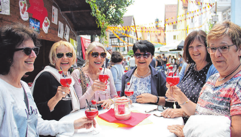 Die Damen hatten beim Stadtfest 2018 viel Spaß. FOTO: PEGG Die Damen hatten beim Stadtfest 2018 viel Spaß. FOTO: PEGG