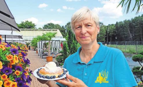 Heidelbeeren zum Selberpflücken und als Schlemmerei im Café gibt es auf der neuen Plantage an der Moorstraße. Heidelbeeren zum Selberpflücken und als Schlemmerei im Café gibt es auf der neuen Plantage an der Moorstraße.