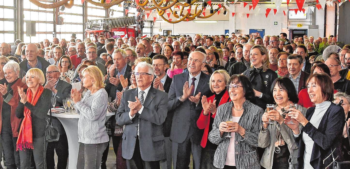 Applaus, Applaus: Bei den mehreren hundert Besuchern des Neujahrsempfangs herrschte gute Stimmung. Applaus, Applaus: Bei den mehreren hundert Besuchern des Neujahrsempfangs herrschte gute Stimmung.