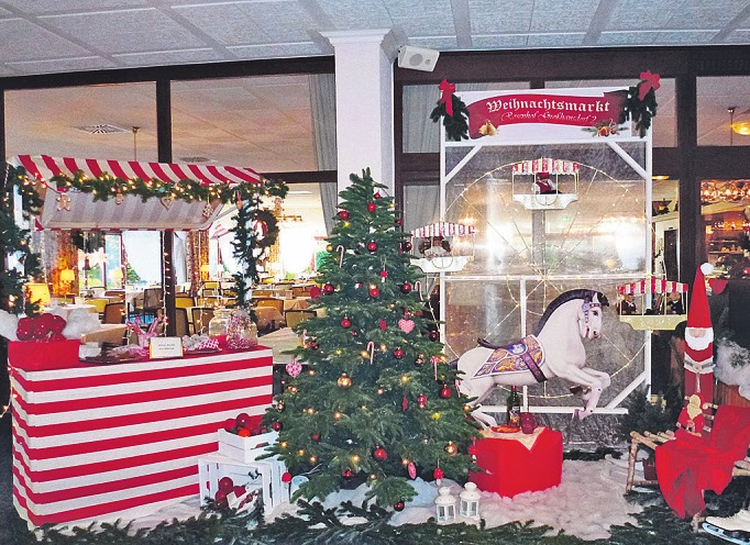 Auf dem Weihnachtsmarkt der Seniorenwohnanlage Rosenhof Großhansdorf 2 können Besucher nach Dekorationen, Bastelartikeln und Geschenken fürs Fest Ausschau halten