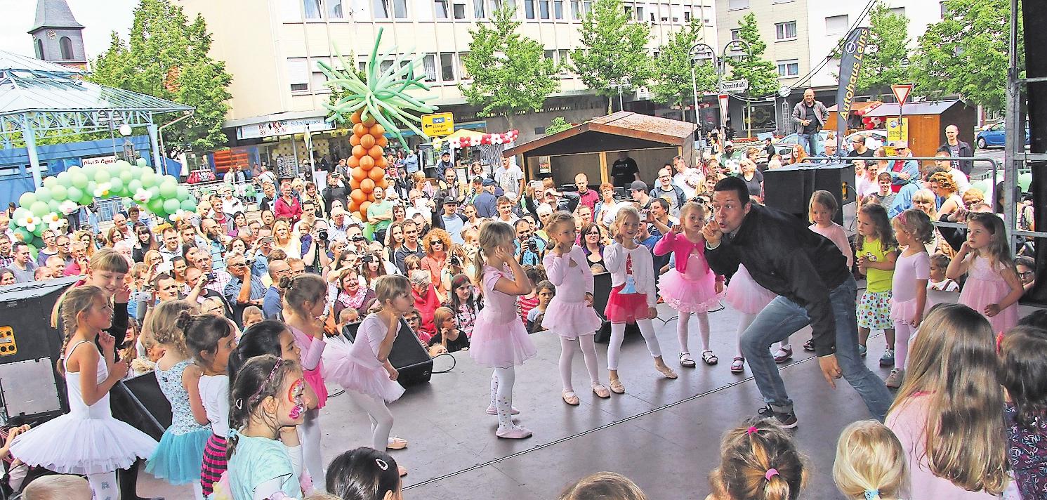 Große Bühne für die Kleinen: Beim Birkenfelder Marktplatzfest 2016. ARCHIVFOTO: MOLNAR 