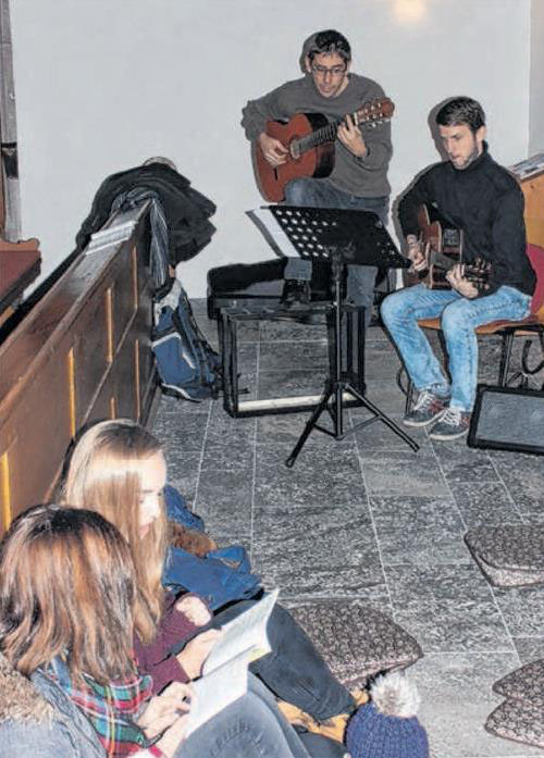Taizé-Lieder werden um 19 Uhr in der Johanneskirche gesungen. Taizé-Lieder werden um 19 Uhr in der Johanneskirche gesungen.