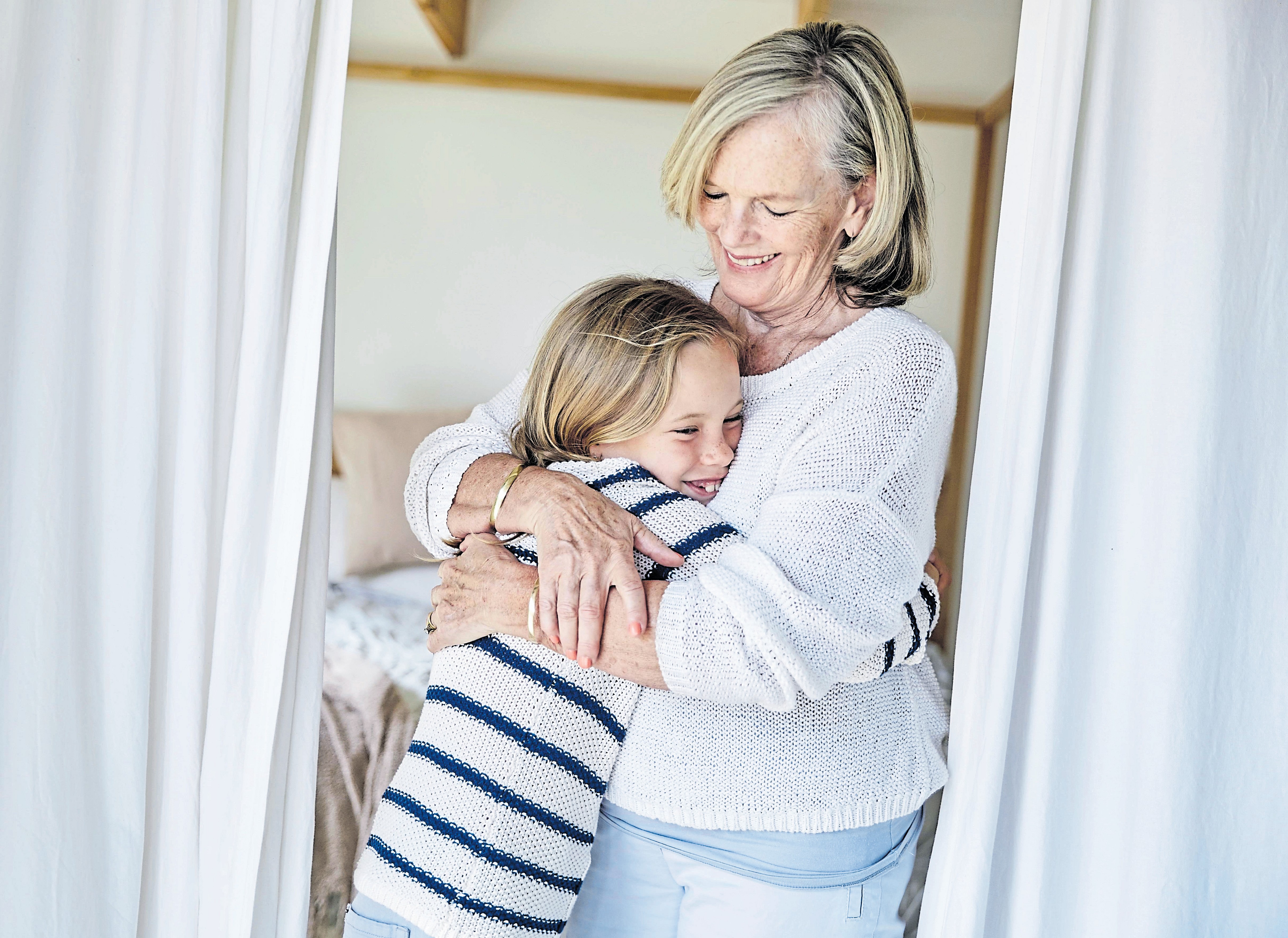 Wenn die Großmutter stirbt, muss jeder in der Familie seine Rolle neu finden. Foto: Martina Ferrari/Westend61/dpa-tmn