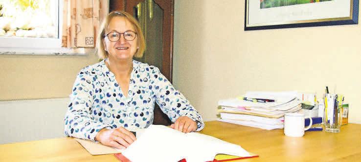 Rechtsanwältin Christine Mundt ist Expertin auf den Gebieten Familien-, Erb-, Arbeits- und Zivilrecht. Rechtsanwältin Christine Mundt ist Expertin auf den Gebieten Familien-, Erb-, Arbeits- und Zivilrecht.