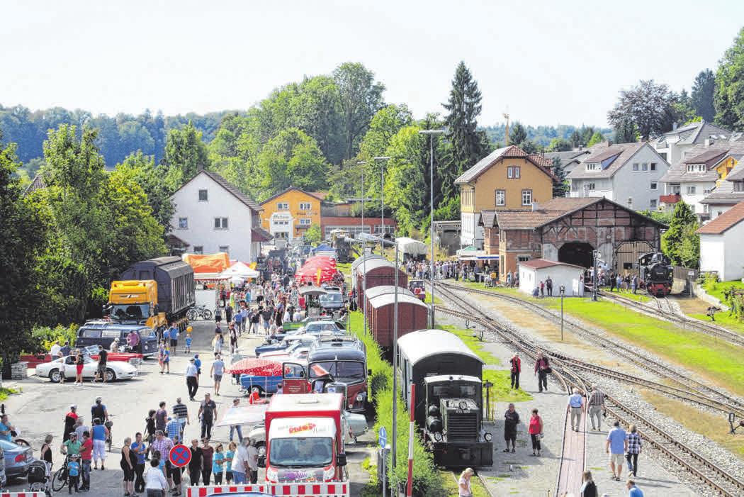 Rund um den Lokschuppen ist viel los. Rund um den Lokschuppen ist viel los.