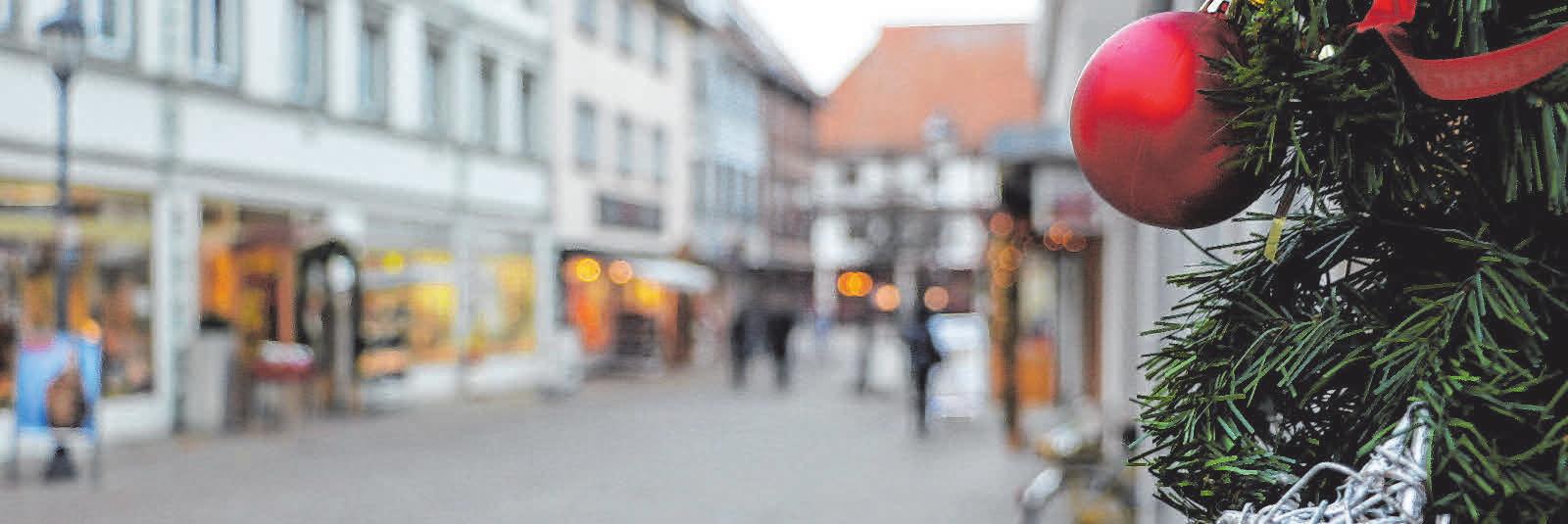 Bad Saulgau ist schon weihnachtlich geschmückt und stimmt so auf die Adventszeit ein. FOTOS: NICOLE FRICK Bad Saulgau ist schon weihnachtlich geschmückt und stimmt so auf die Adventszeit ein. FOTOS: NICOLE FRICK