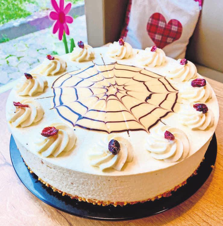 Mehr als lecker sind die Torten, die im Café-Eis-Blume angeboten werden. Mehr als lecker sind die Torten, die im Café-Eis-Blume angeboten werden.