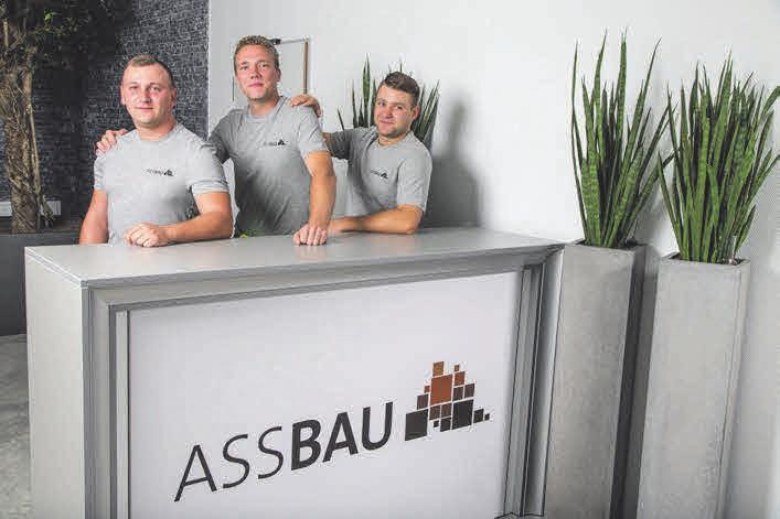 Echte Multitalente sind auch Mateusz Jan Zawadzki, Marcin Reiter und Dariusz Wilisowski. Sie sind die Fachleute für Hausanschlüsse, Tiefbau und Elektromontage. Echte Multitalente sind auch Mateusz Jan Zawadzki, Marcin Reiter und Dariusz Wilisowski. Sie sind die Fachleute für Hausanschlüsse, Tiefbau und Elektromontage.