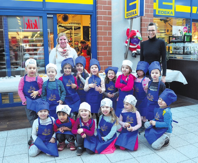 15 Kinder der Johannes-Kita nahmen am Weihnachtsbacken bei Edeka in Vorsfelde teil. 15 Kinder der Johannes-Kita nahmen am Weihnachtsbacken bei Edeka in Vorsfelde teil.