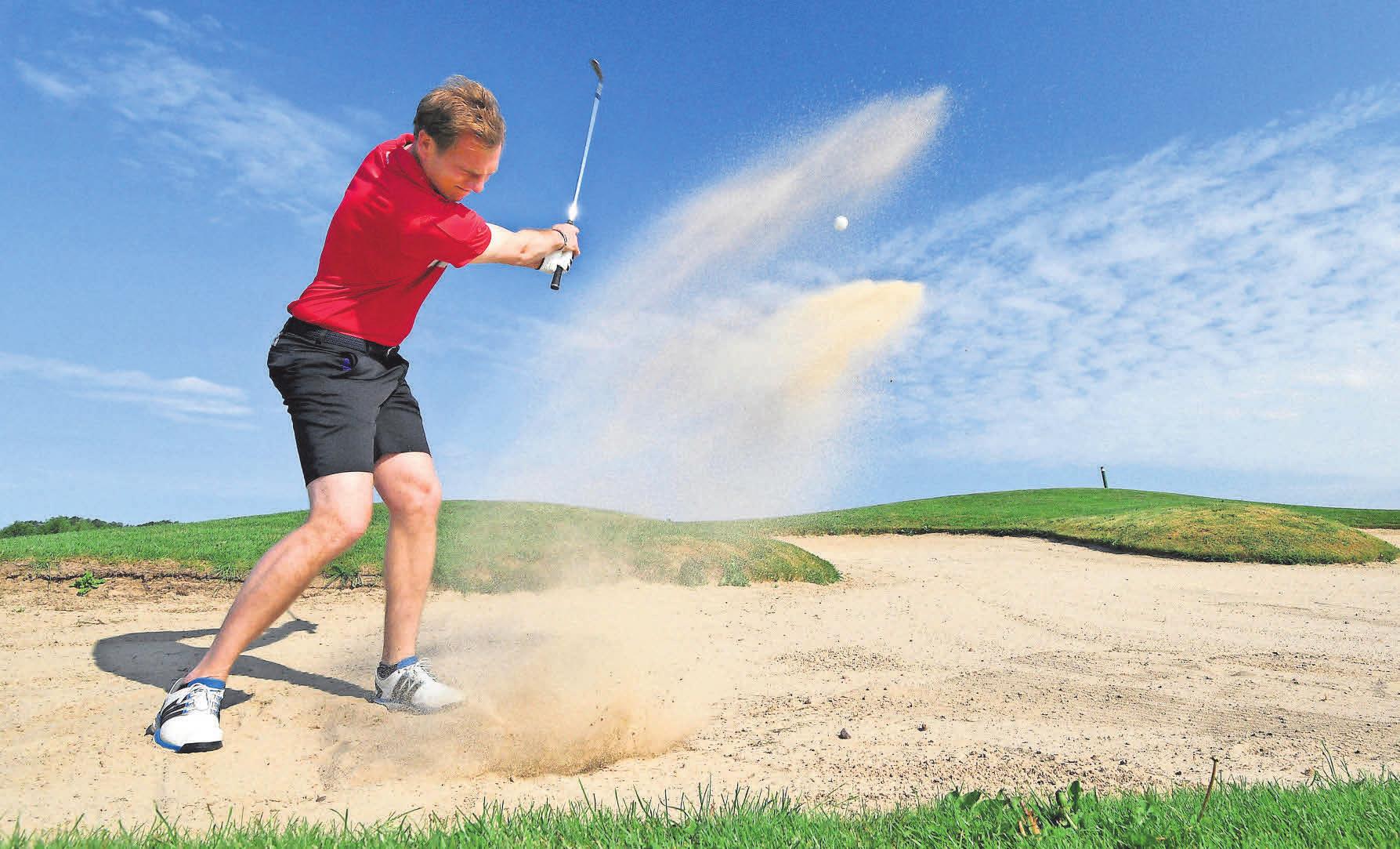Golf spielen in Wittenbeck. Der mehrfache Landesmeister Raphael Jacobs in Aktion. Foto: Frank Söllner Golf spielen in Wittenbeck. Der mehrfache Landesmeister Raphael Jacobs in Aktion. Foto: Frank Söllner