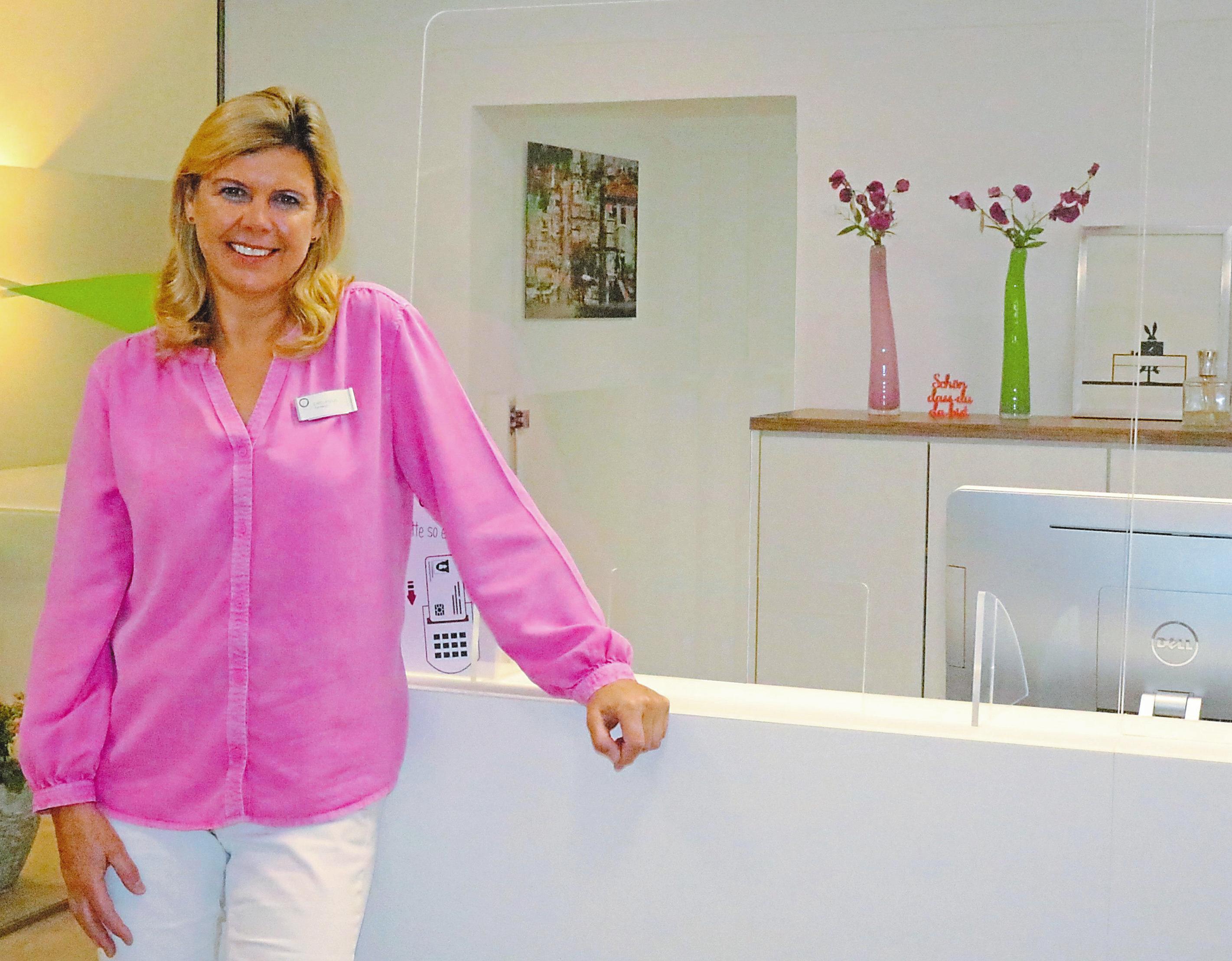 Zahnärztin und Zahntechnikerin Edith Preuß praktiziert seit 25 Jahren in Kinderhaus. Foto: acf Zahnärztin und Zahntechnikerin Edith Preuß praktiziert seit 25 Jahren in Kinderhaus. Foto: acf