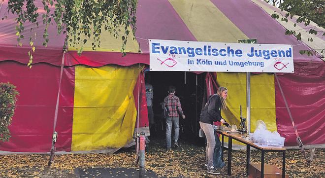 Im Zirkuszelt ist Platz für viele Kinder. Foto: Jugendpfarramt Im Zirkuszelt ist Platz für viele Kinder. Foto: Jugendpfarramt
