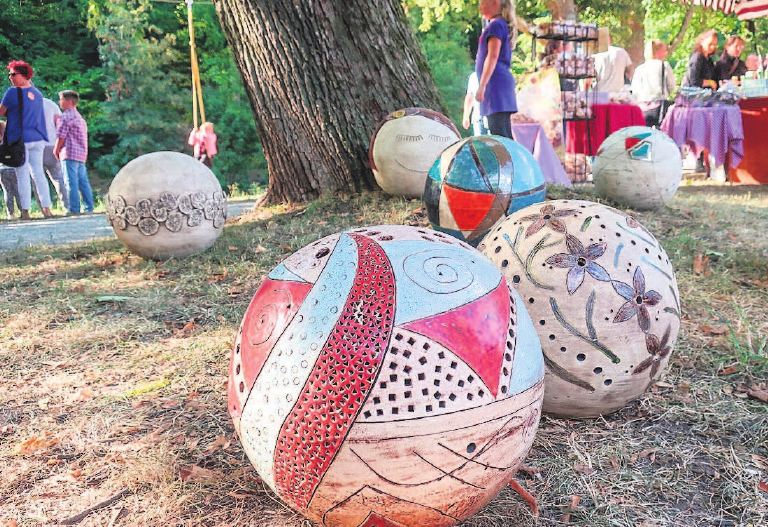Die zahlreichen Aussteller bringen ausgewählte Offerten mit. Fotos: Franziska Flora Hyneck Die zahlreichen Aussteller bringen ausgewählte Offerten mit. Fotos: Franziska Flora Hyneck