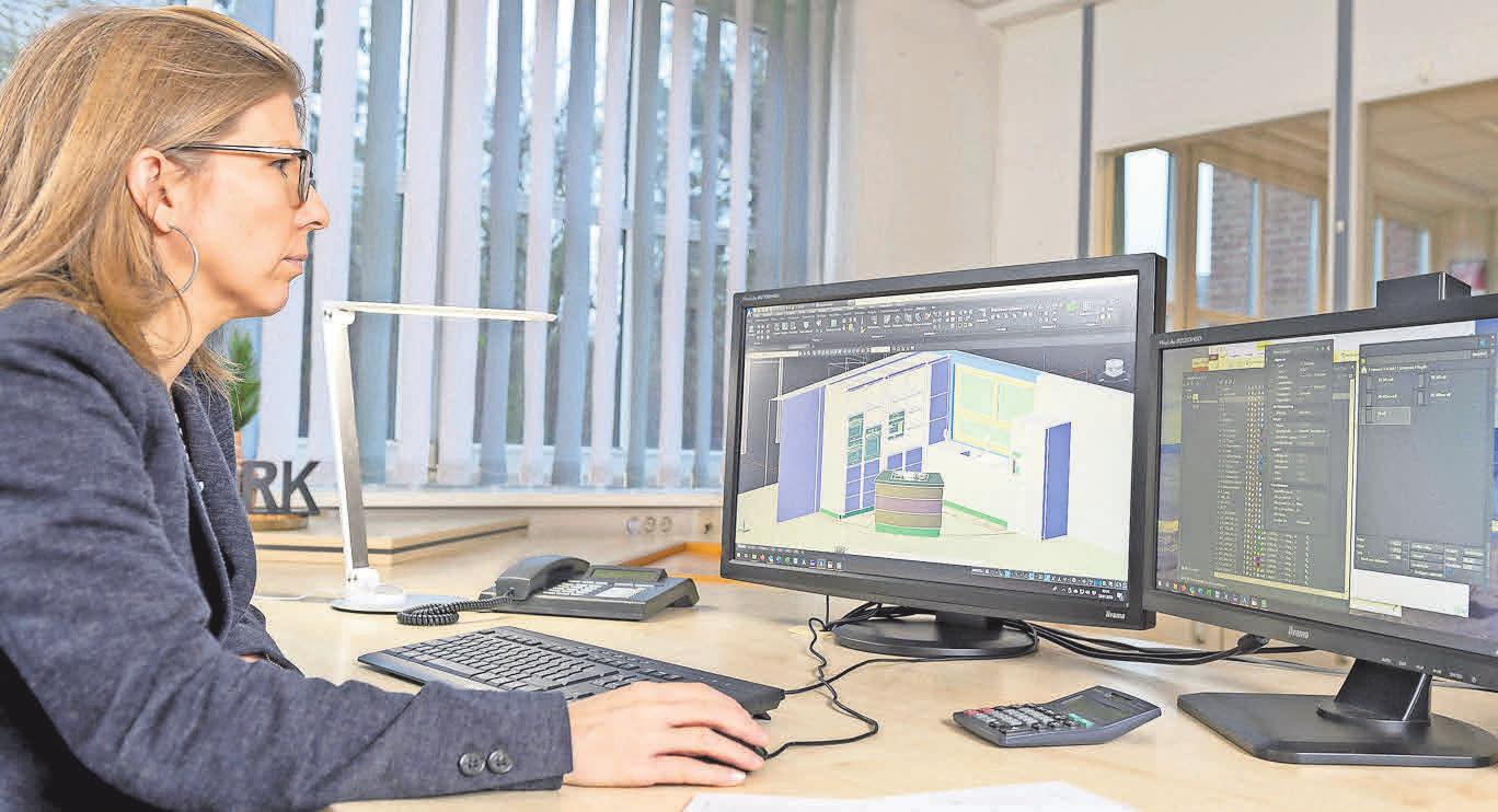 Am Computer erstellt Cornelia Großmann die Visualisierungen. Am Computer erstellt Cornelia Großmann die Visualisierungen.