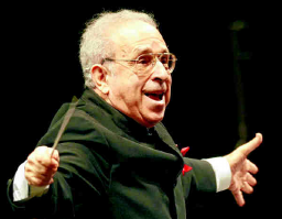 2007 Der US-amerikanische Dirigent Lawrence Foster ist der Festlichen Operngala von Beginn an eng verbunden. Das Orchester der Deutschen Oper spielte unter seiner Leitung in den Jahren 1994, 1997, 2006 und bisher letztmalig 2007. PA/SOEREN STACHE 2007 Der US-amerikanische Dirigent Lawrence Foster ist der Festlichen Operngala von Beginn an eng verbunden. Das Orchester der Deutschen Oper spielte unter seiner Leitung in den Jahren 1994, 1997, 2006 und bisher letztmalig 2007. PA/SOEREN STACHE