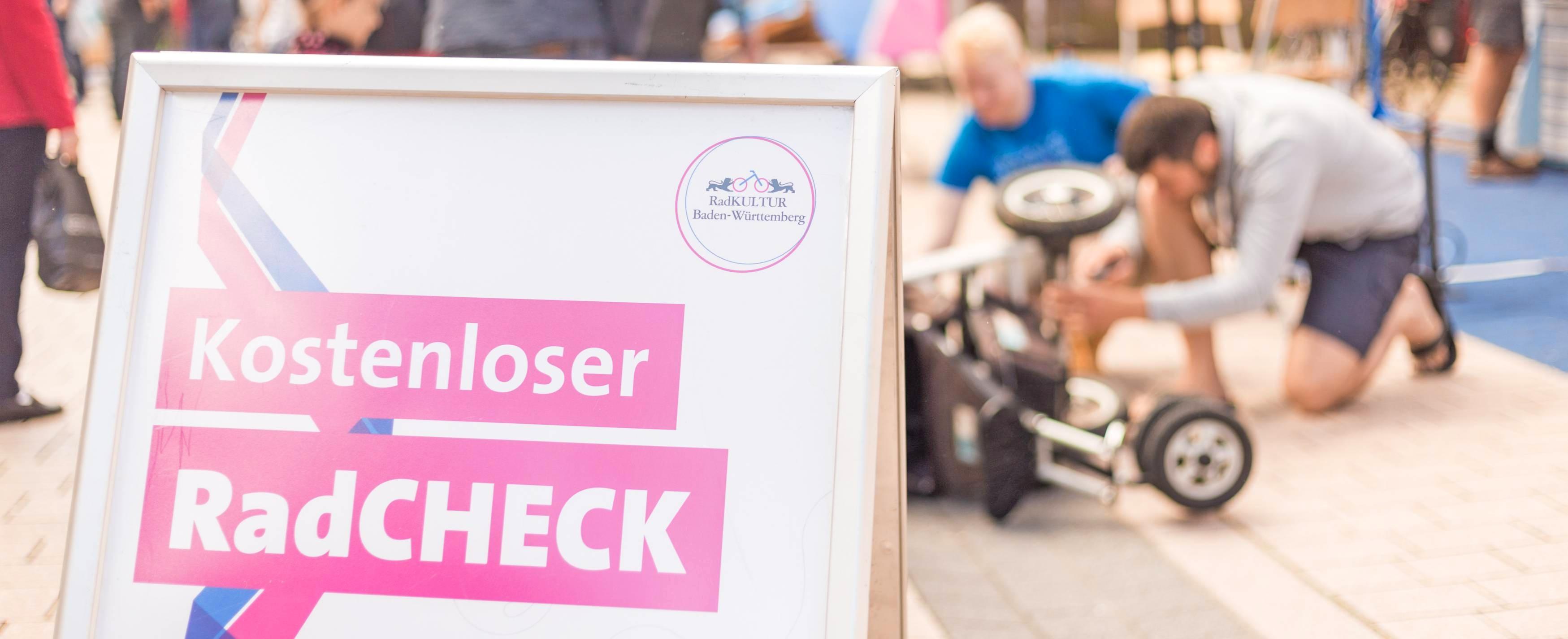 Der kostenlose Rad-Check der Initiative Radkultur macht am Samstag, 25. Juli, in Obereisesheim Station. Dort kann man sein Fahrrad von fachkundigen Mechanikern überprüfen lassen. Foto: Initiative Radkultur Baden-Württemberg, Ben Bürkle Der kostenlose Rad-Check der Initiative Radkultur macht am Samstag, 25. Juli, in Obereisesheim Station. Dort kann man sein Fahrrad von fachkundigen Mechanikern überprüfen lassen. Foto: Initiative Radkultur Baden-Württemberg, Ben Bürkle