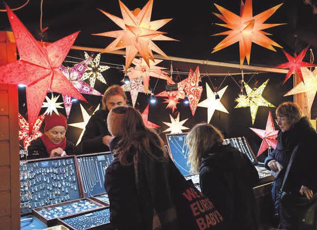 Der Weihnachtsmarkt in Potsdam ist noch bis zum 29. Dezember geöffnet. Der Weihnachtsmarkt in Potsdam ist noch bis zum 29. Dezember geöffnet.