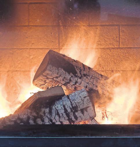 Die Flammen und Holzscheite wirken sehr authentisch. Foto: Pixabay Die Flammen und Holzscheite wirken sehr authentisch. Foto: Pixabay