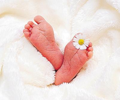 Meist noch heil: Kinderfüße. FOTO:M. DEUTSCHENBAUR /PIXABAY Meist noch heil: Kinderfüße. FOTO:M. DEUTSCHENBAUR /PIXABAY