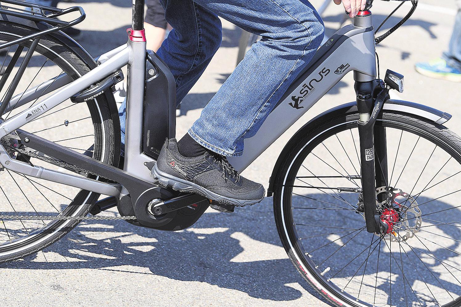 Knapp jedes vierte neu verkaufte Fahrrad in Deutschland hat inzwischen einen Elektromotor. FOTO: DPA Knapp jedes vierte neu verkaufte Fahrrad in Deutschland hat inzwischen einen Elektromotor. FOTO: DPA