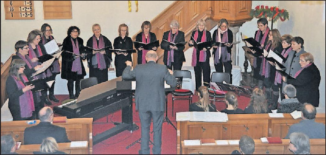 Singt dieses Jahr auf Deutsch und Englisch: der Kirchenchor Alsheim-Gronau beim Adventskonzert 2017. FOTO: CLEMEN Singt dieses Jahr auf Deutsch und Englisch: der Kirchenchor Alsheim-Gronau beim Adventskonzert 2017. FOTO: CLEMEN