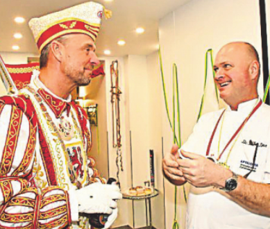 Prinz Axel I. im Gespräch mit Dr. med. dent. Philip Dann Prinz Axel I. im Gespräch mit Dr. med. dent. Philip Dann