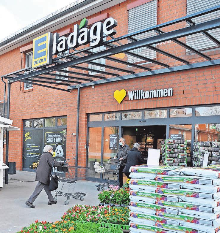 Der EDEKA-Ladage-Frischemarkt an der Schulstraße im Gehrden-Carré bietet ein Höchstmaß an Frische und Qualität. Der EDEKA-Ladage-Frischemarkt an der Schulstraße im Gehrden-Carré bietet ein Höchstmaß an Frische und Qualität.